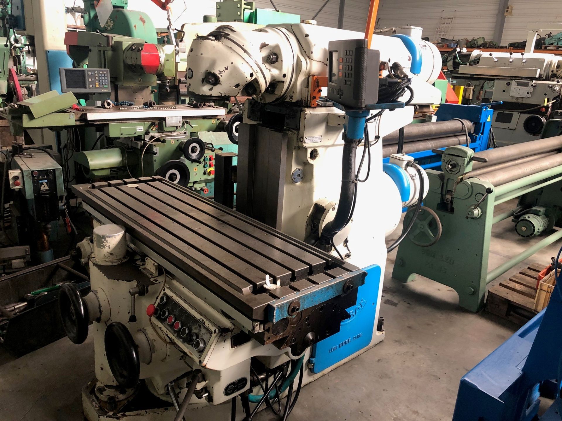 Fraiseuse industrielle HURON NU5 Occasion - Réf 3228 - Axe X 1300 mm, Axe Y 700 mm, Axe Z 500 mm, table 1635 x 460 mm_2