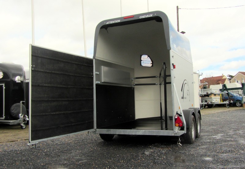 Van confort 2 places pour chevaux - Cheval Liberté - Gold 2 Aluline avec suspension Pullman 2 et caisse en alu_2