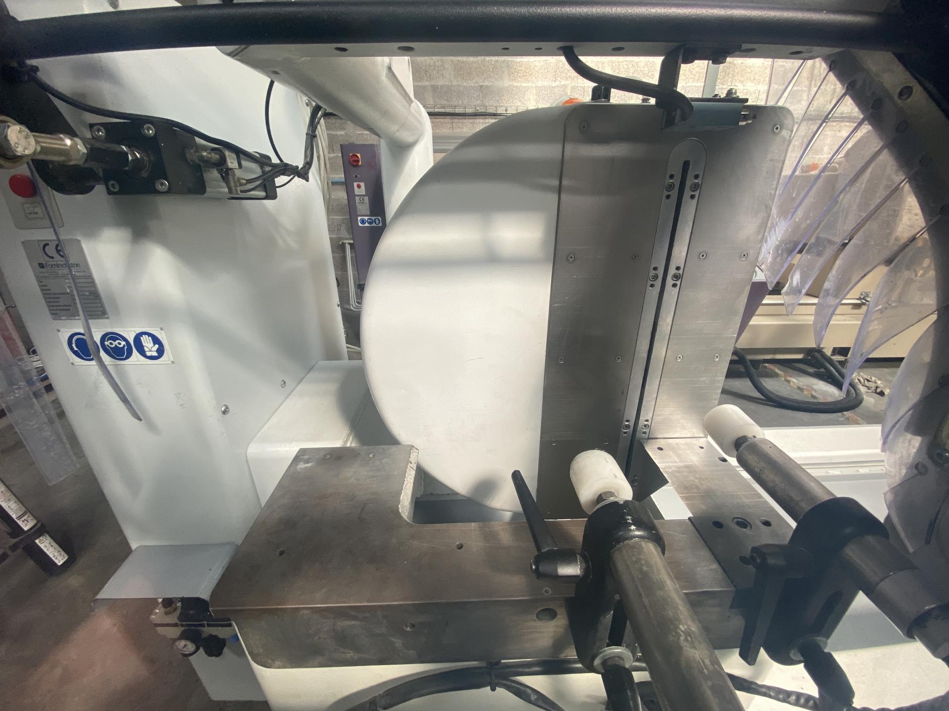 Tronçonneuse industrielle pour coupes angulaires de 10° à 135°