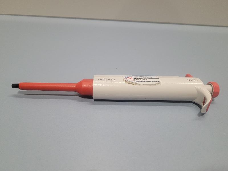 Pipette de laboratoire BIOMERIEUX V1221 GRAM NEG (-) 145 µl_2