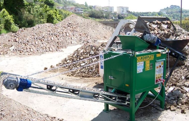 Concasseur à mâchoires à moteur électrique, utilisé pour tous types de matériaux provenant de la démolition tels que des gravats, béton, béton armé, marbre - komplet lem 4825_0