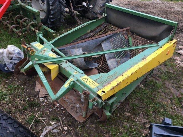 Arracheuse maraîchère/légumière Unia aligneuse Wega - 2 rangs - 1,50m - Occasion 2004_2