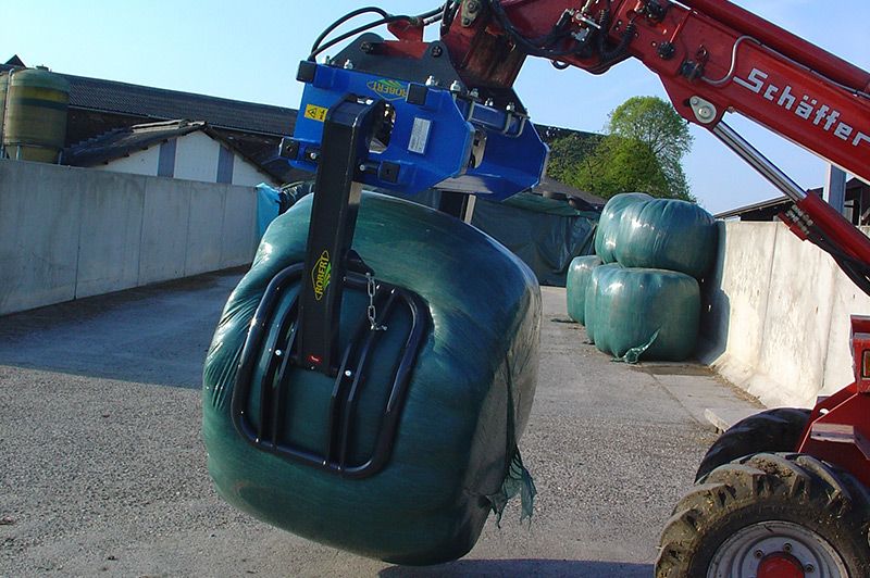 Matériel agricole PBR 180 avec crochets d'attelage boulonnés