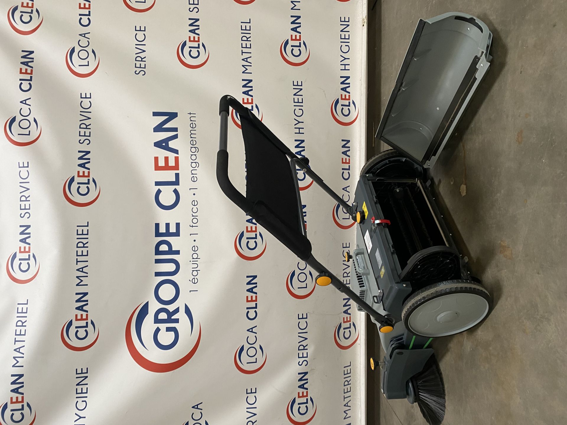 Balayeuse accompagnée BSW 950M - Manuelle, 950mm de largeur, rendement 3500m²/h_2