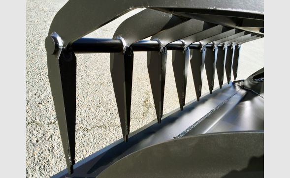 Ghct 600 et 700 TP - Godets multiservices Riman - Poids 360 à 750 kg - Structure renforcée et mâchoire monobloc_2