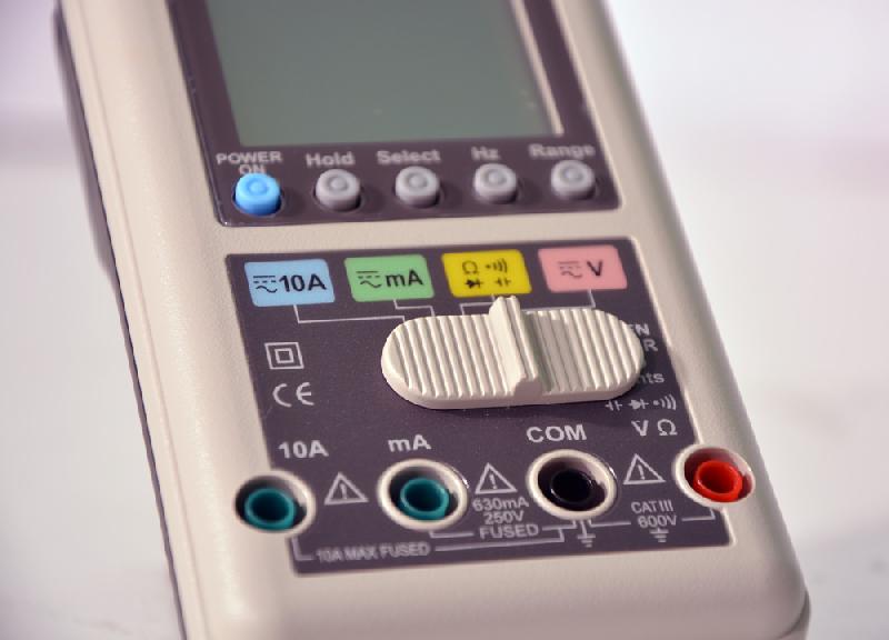 FI202MPV - Multimètre numérique portable RMS 6 000 points avec dynamo et mode intuitif_2