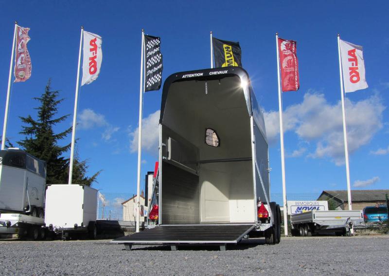 Van 1 place - Cheval Liberté Gold One Alu - Suspension Pullman 2 et plancher aluminium_2