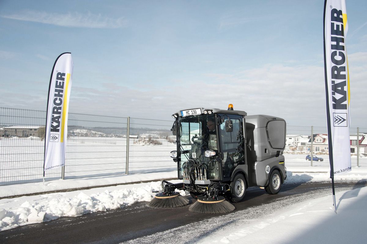Balayeuse de voirie MC 130 - Kärcher - 1300 litres - Faibles émissions et maniabilité unique_2