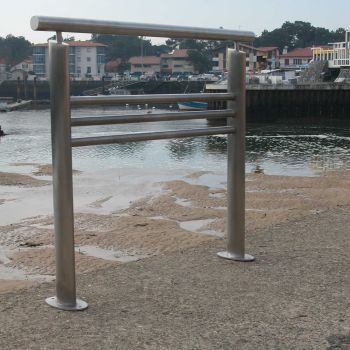 Barrière Tramontane - Barrière urbaine en inox 304L ou 316L - France Inox - Finition brossée ou poli brillant_2