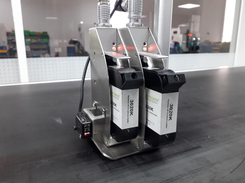 Imprimante à jet d'encre avec 1 à 4 têtes pour impression haute résolution - HITACHI HTJ-4400_2