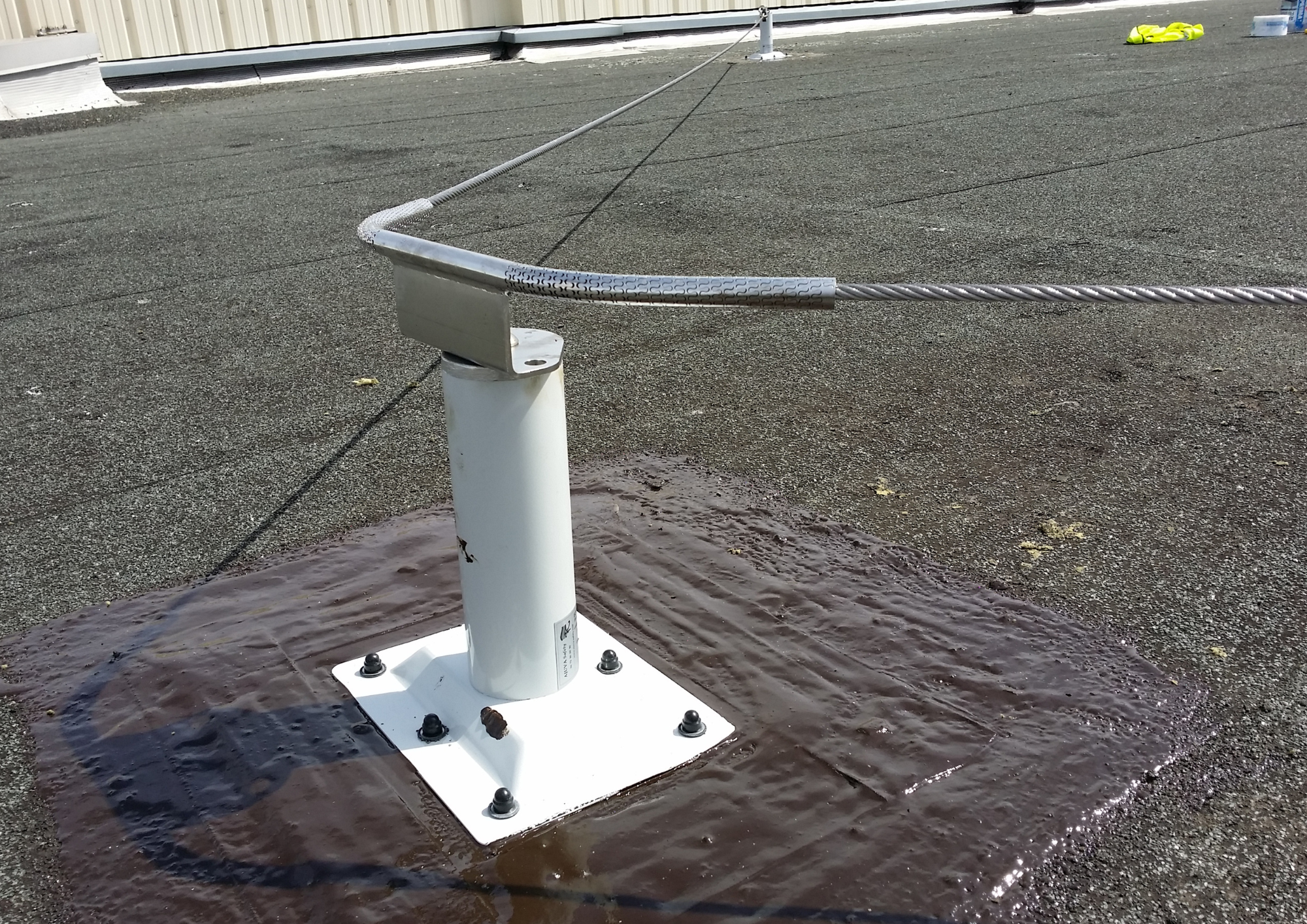 Ligne de vie à chariot pour bac étanché et membrane PVC: dispositif d'ancrage horizontal_2