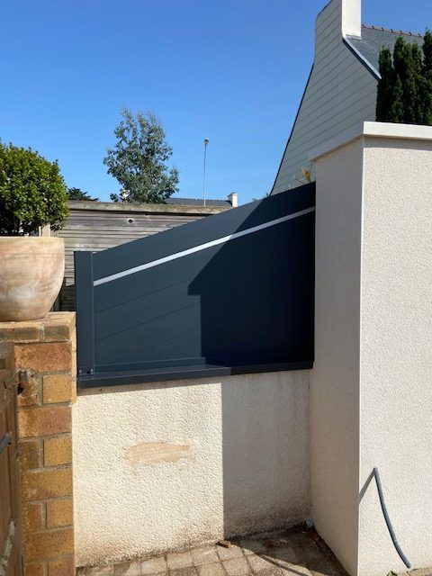 Clôture en aluminium Myclôture - Lames 125 mm ajustables - Hauteur 640 à 2350 mm - SKU: N/A_2