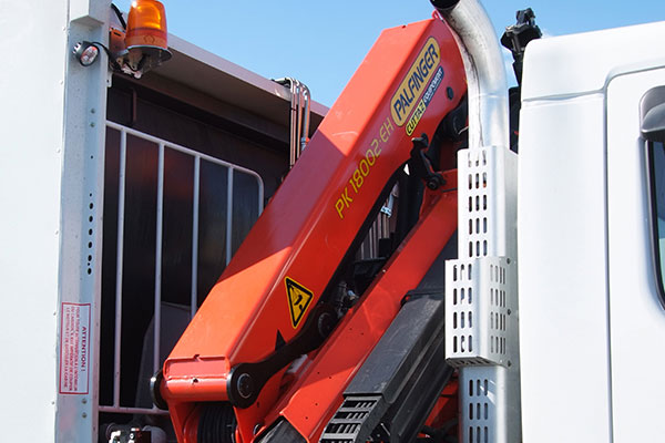 Bennes à Ordures Ménagères BOM - TERRANEO - adaptée aux zones rurales - excellente motricité - collecte enterrée et chargement vertical ou traditionnel arrière_2
