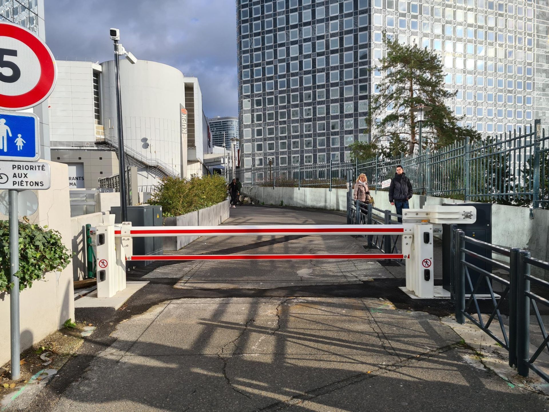 Barrière automatique levante de sécurité - Anti-véhicules-bélier, crash testée à 48 km/h, norme IWA 14-1 - AB-C50+_2