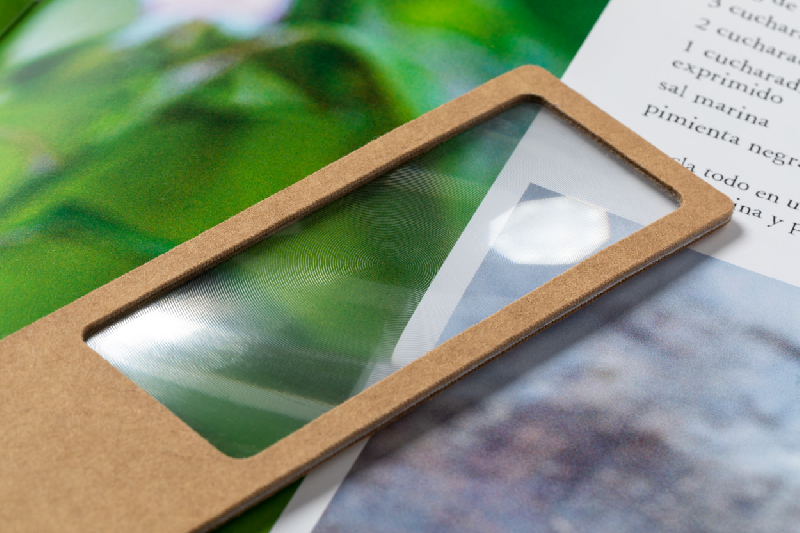 Marque-page loupe - Papier recyclé avec insert loupe et dragonne - Couleur naturelle_2