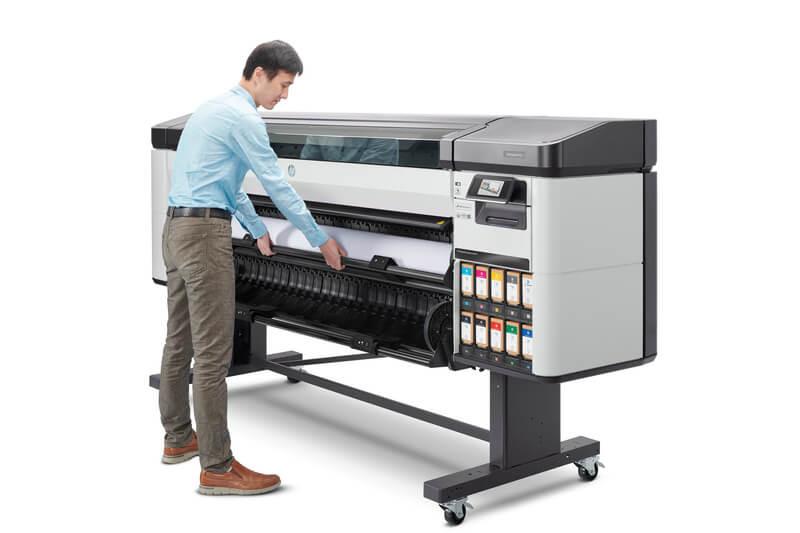 Traceur HP DesignJet Z9+ Pro - encres RVB chromatiques, spectrophotomètre intégré, impressions photo rapides et précises_2