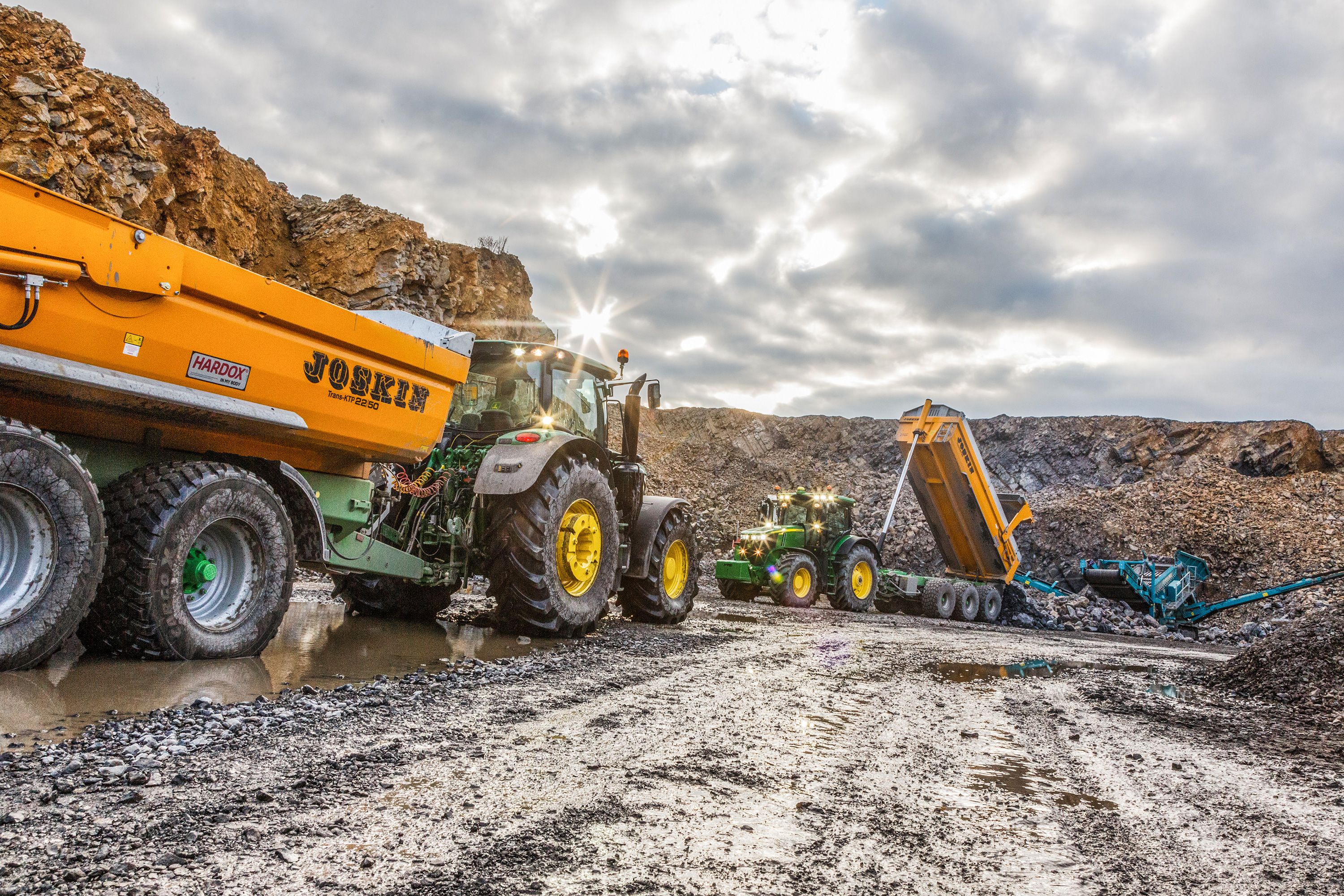 Benne de chantier Joskin avec suspension hydraulique Hydro-Tridem