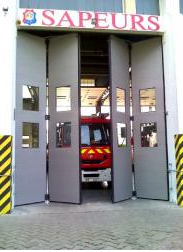 Porte pliante industrielle / automatique / accordéon / en panneau sandwich_2