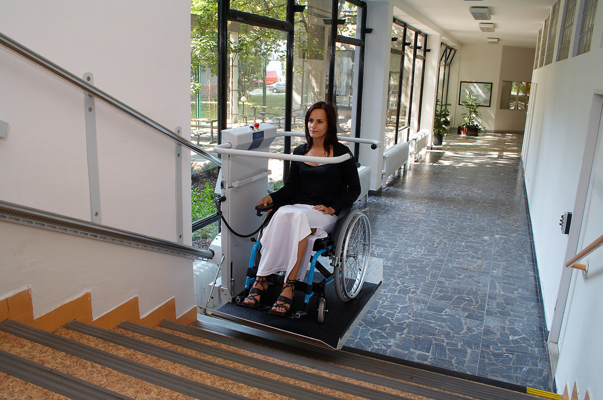 Plateforme élévatrice inclinée pour escalier droit - lehner  delta_2