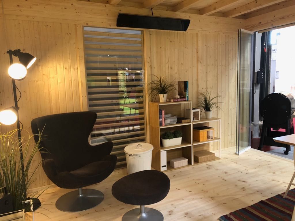 Studio en bois pour bureau ou salle de jeux dans le jardin