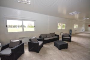 Module extérieur en kit - bâtiments modulaires avec panneaux pré-découpés, portes, fenêtres et toiture en tôle nervurée_2