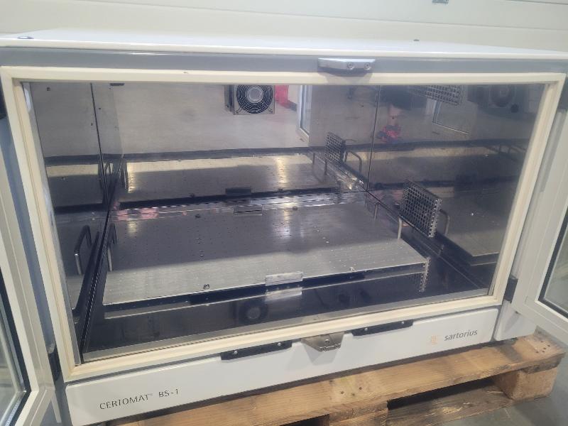 Agitateur orbital incubateur chauffant et réfrigéré 8865329 50 mm Sartorius Certomat BS-1_2