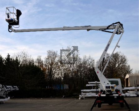 Snake 189 sur iveco camion nacelle - oil & steel france - 17,8m_2