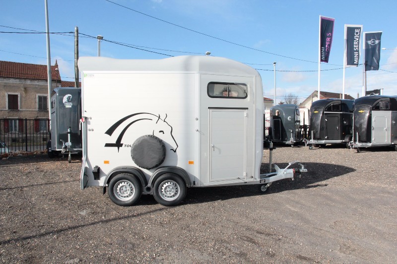 Van 2 places sortie avant pour chevaux - Cheval Liberté - Gold Touring Country avec suspension Pullman 2 et plancher aluminium_2