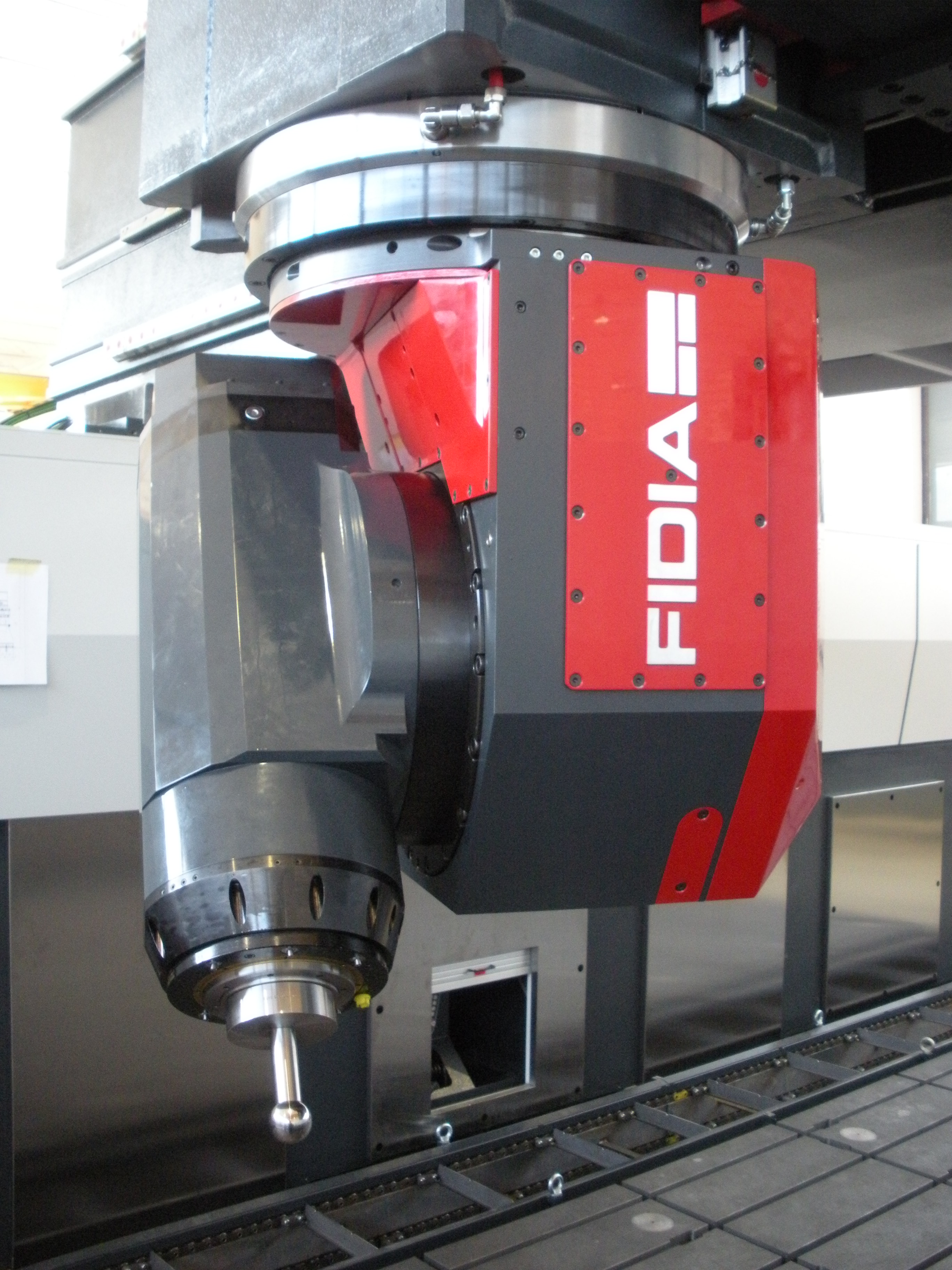 Fraiseuse 5 axes à portique fidia gtf/r_2