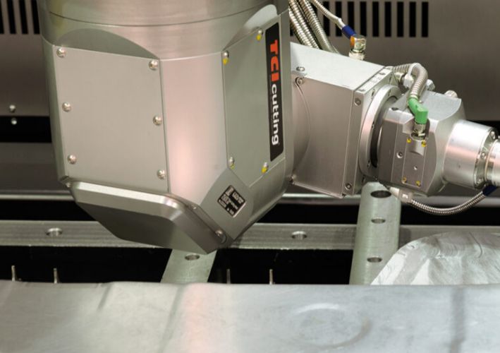 Spaceline Fiber - machine de découpe laser 3D TCI Cutting - puissance 1 à 3 kW avec tête 5 axes et configurations polyvalentes_2