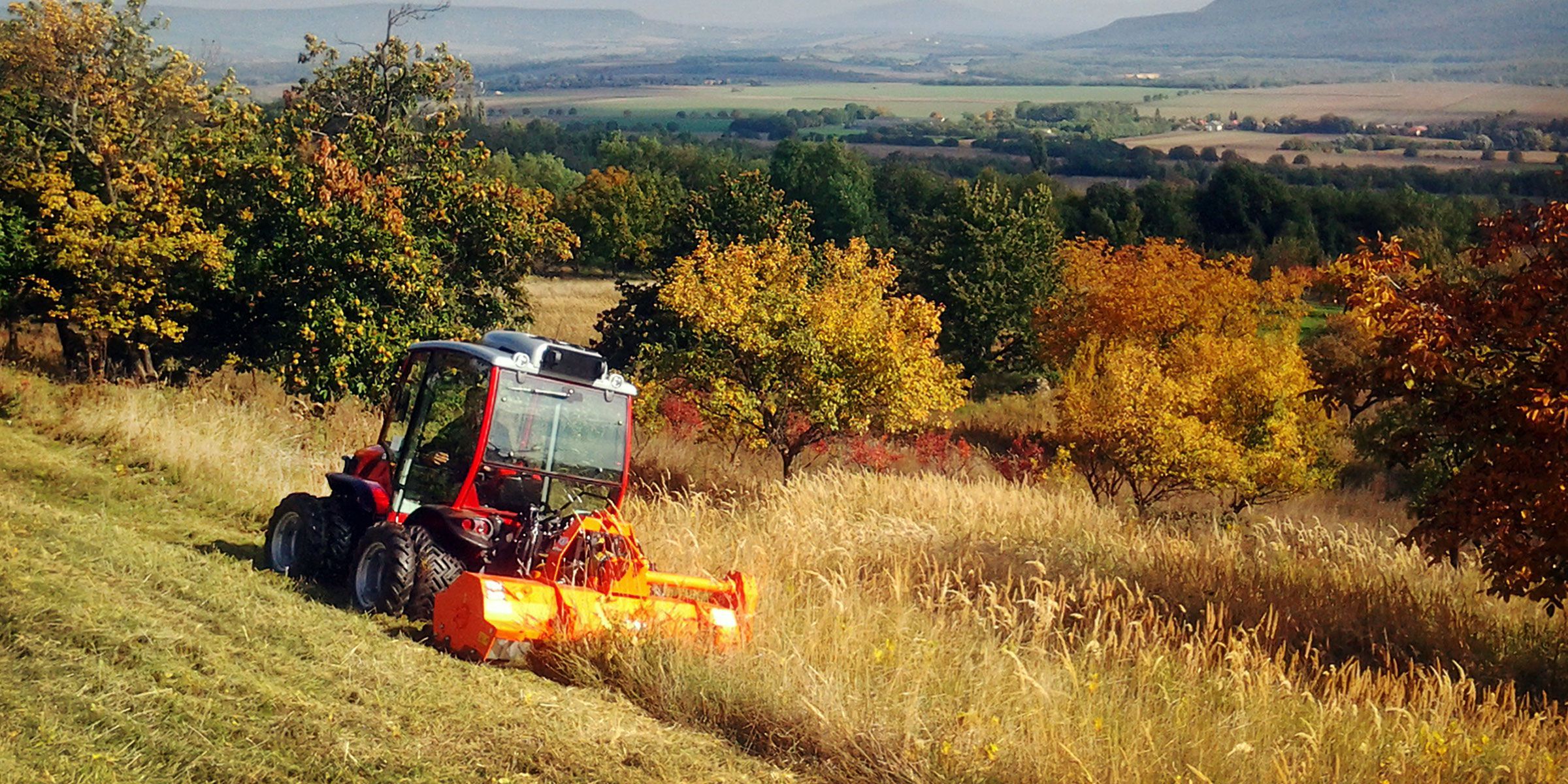 TTR 7800 avec cabine Extra Comfort vitrée et climatisée