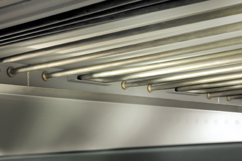 Four bi-énergie avec régulateur électronique de température et isolation avancée