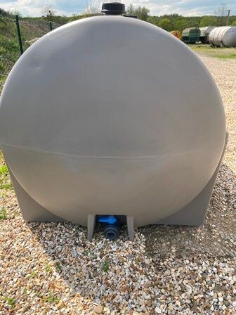 Polycuve pe 5000l grise - diam : 1m50 - lg : 3m40 - hauteur : 1m55 - ref : w00502304001p - dabert-citernes_2