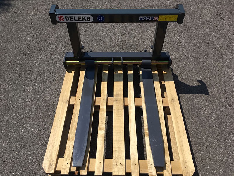 D-700-e fourches lèves-palettes pour chargeur frontal deleks srl_2