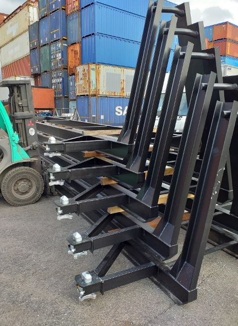 Berce du conteneur avec twistlocks_2