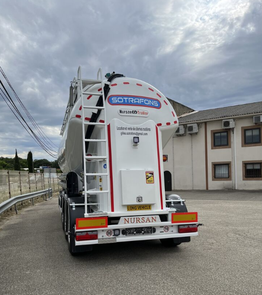 Citerne de ciment neuve avec possibilité de location - 10,5 m × 2,55 m × 4 m - Volume 38 m³ - Nursan 2025_2