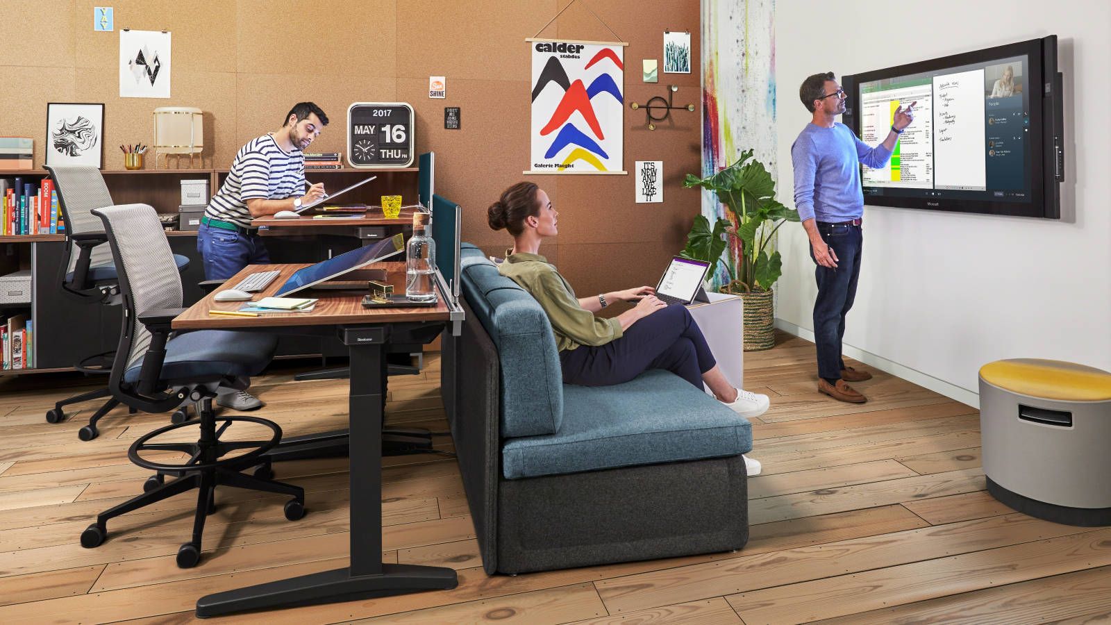 Ology - bureau droit - steelcase - réglage automatiquement la hauteur du bureau_2