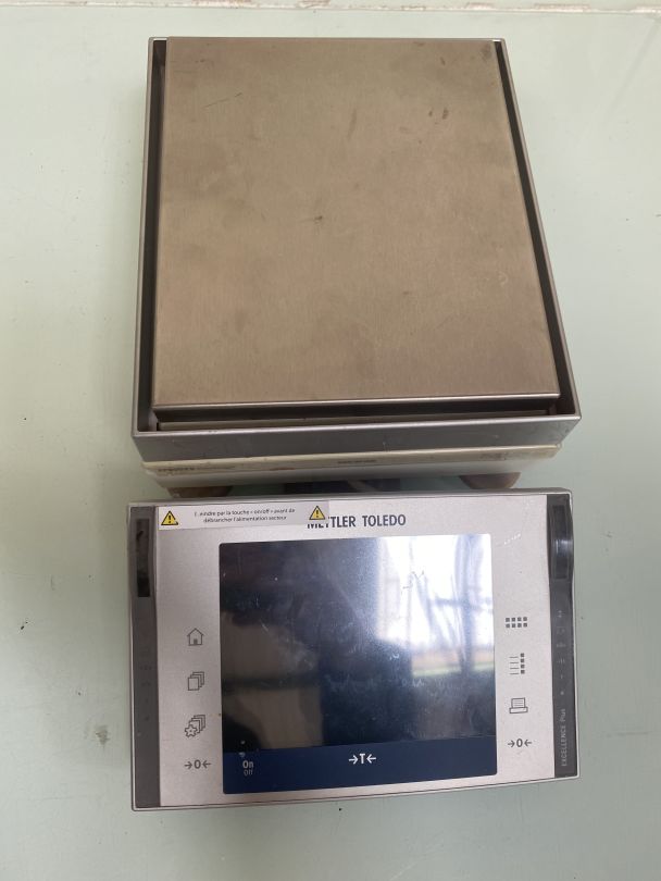 Balance de précision pour laboratoire - Mettler Toledo XP6002SDR d'occasion - Max 1200g / 6100g - P2206-1786_2