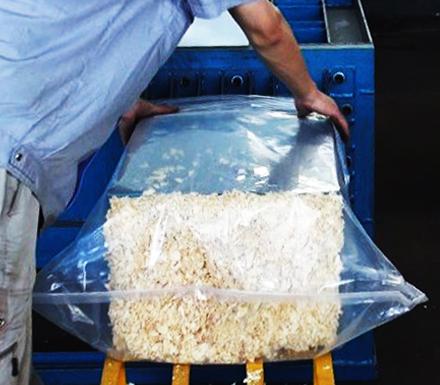 Presse à balles horizontale d'ensachage robuste Sinobaler - idéale pour matériaux en vrac avec PLC intégré_2