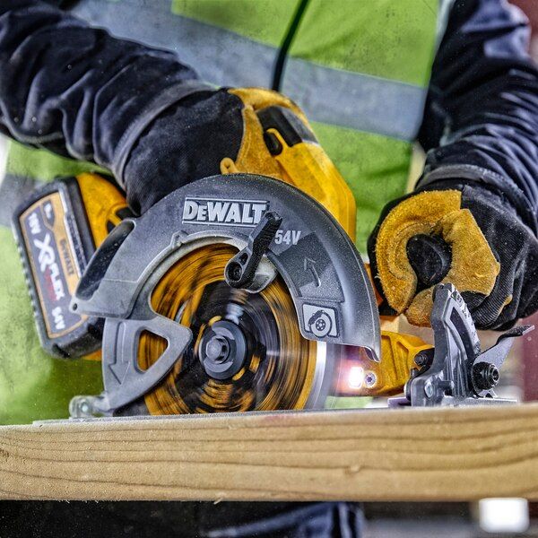Scie circulaire DCS578T2-QW Dewalt - XR Flexvolt 54V - Inclinaison lame 57° - 2 batteries 6Ah_2