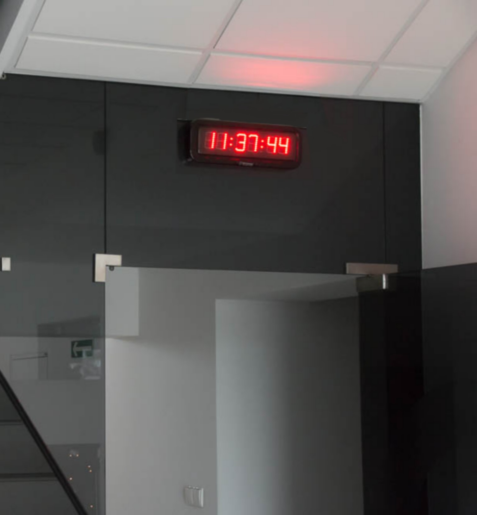 Afficheur intérieur/extérieur LED - Horloge/Calendrier/Chronomètre/Timer/Thermomètre - 6 chiffres 10 cm - Modèle 2100RG_2