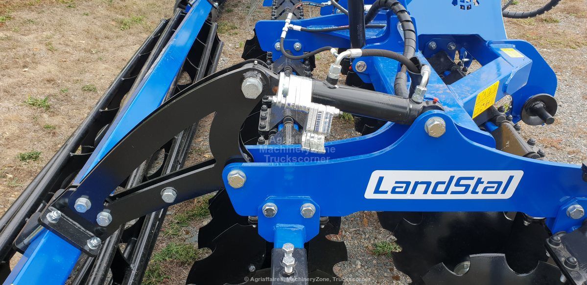 Déchaumeur à disques 3 m avec porte à court hydraulique - Landstal LST ATS 300/560_2