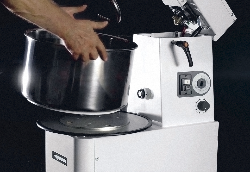 Pétrin à spirale tête relevable - 22L / 17 kg - moteur triphasé - cuve amovible_2