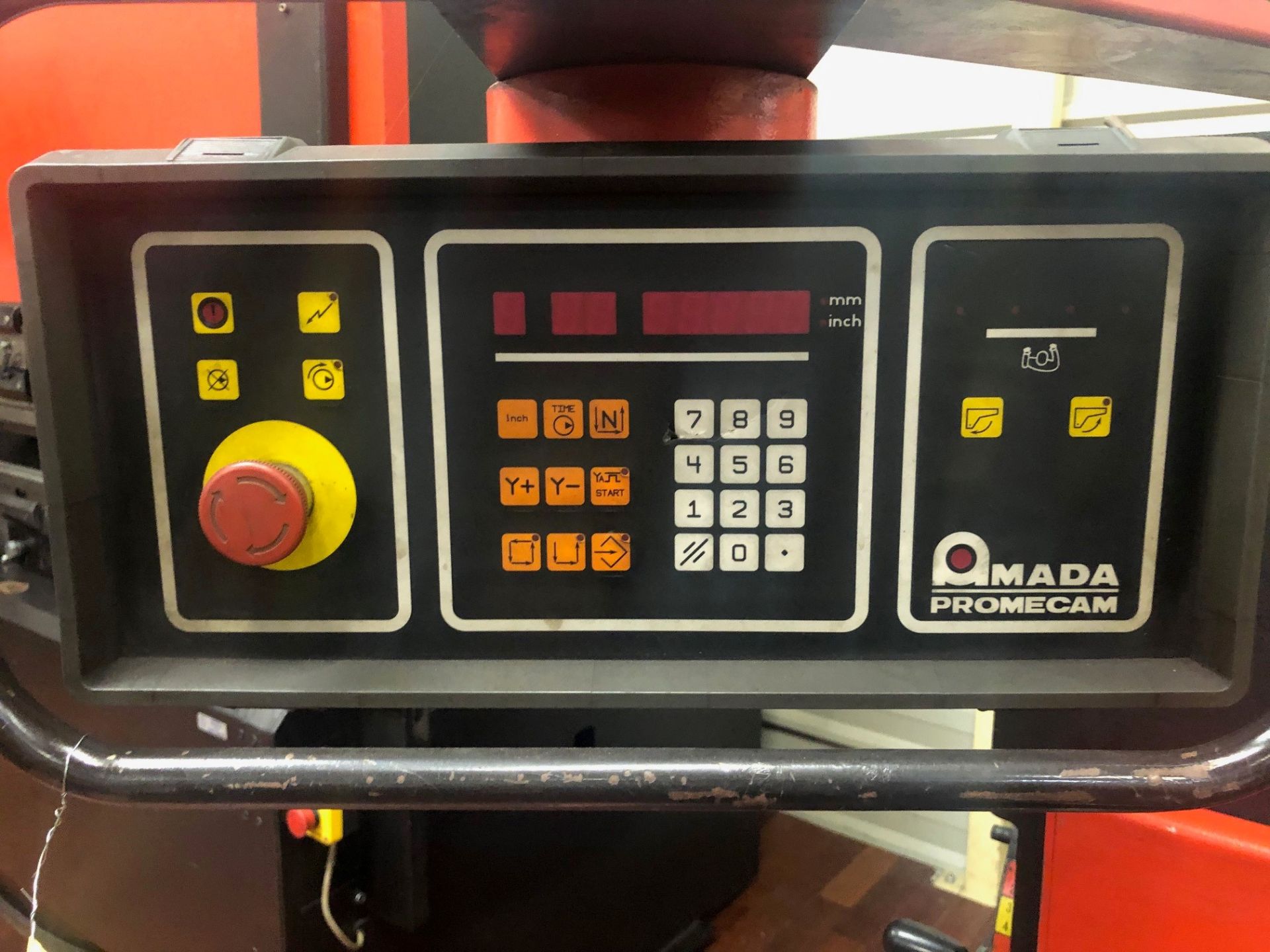 Cisaille AMADA GPS 425 pour tôles de 2500 mm