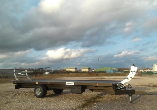 Plateau semi-porté avec plancher en acier antidérapant