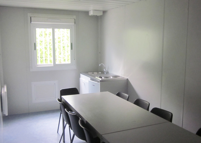 Bungalow de chantier bureau modulaire / vestiaire / bureau / 3.8 x 2m_2