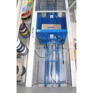 Système de levage hydraulique pour magasins et entrepôts