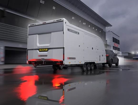 Remorque porte-voiture fermée haut de gamme aux caractéristiques de pointe - RACE TRANSPORTER 7_2