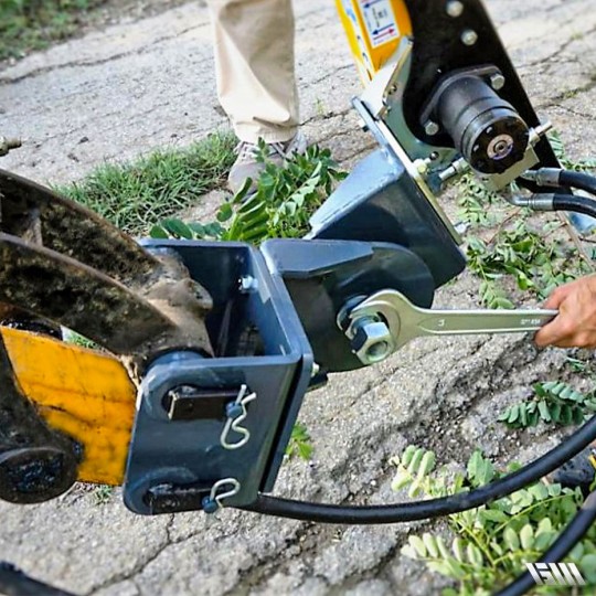 Équipement de taillage pour mini pelles et pelles jusqu'à 12 tonnes