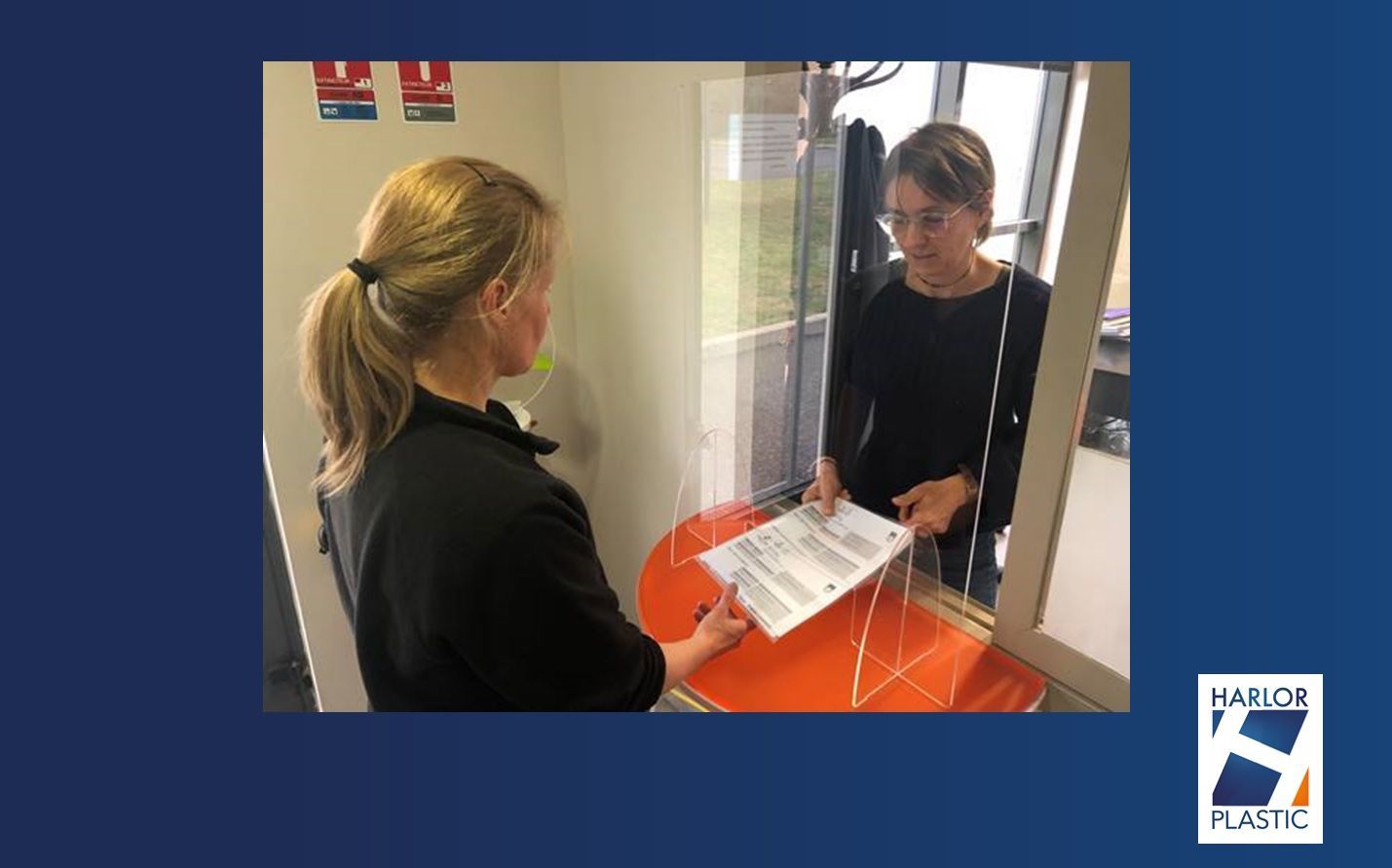 Hygiaphone mobile en plastique - Protection de comptoir en PMMA incolore ou PETG pour commerçants_2